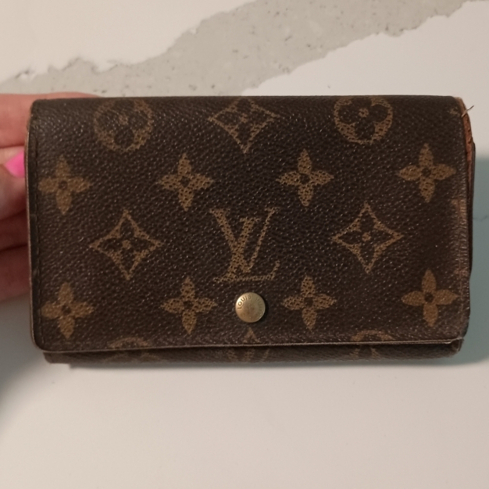 Louis Vuitton Tresor L-shaped zipper compact wallet Monogram